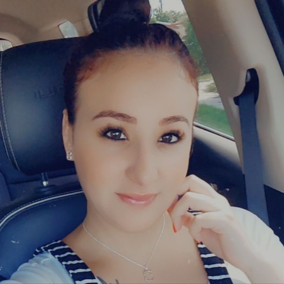 Meet your Posher, Amy - Picture 1 of 1